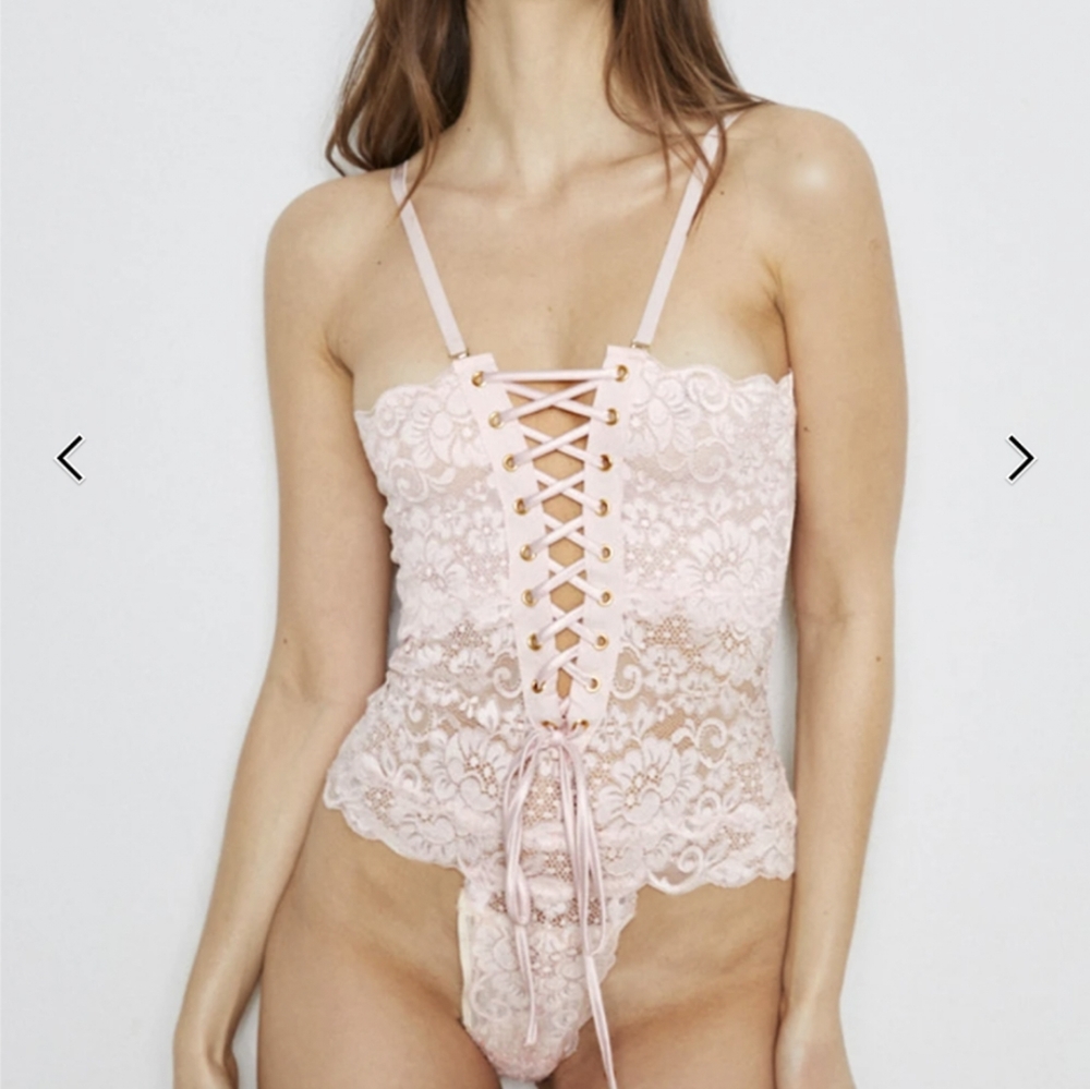 Small NWOT pastel pink bodysuit